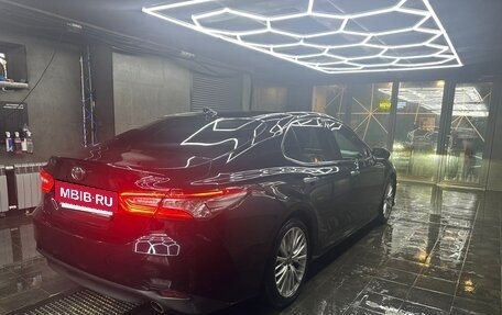 Toyota Camry, 2020 год, 2 350 000 рублей, 2 фотография