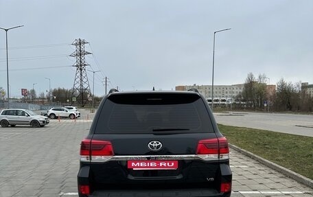 Toyota Land Cruiser 200, 2019 год, 9 690 000 рублей, 6 фотография