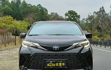 Toyota Granvia, 2023 год, 7 410 007 рублей, 2 фотография