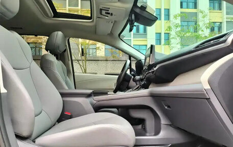 Toyota Granvia, 2023 год, 7 410 007 рублей, 8 фотография