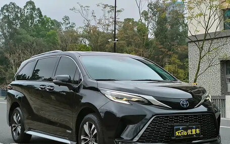 Toyota Granvia, 2023 год, 7 410 007 рублей, 11 фотография