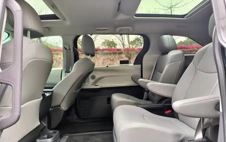 Toyota Granvia, 2023 год, 7 410 007 рублей, 7 фотография