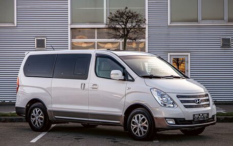 Hyundai Grand Starex Grand Starex I рестайлинг 2, 2018 год, 2 345 000 рублей, 3 фотография