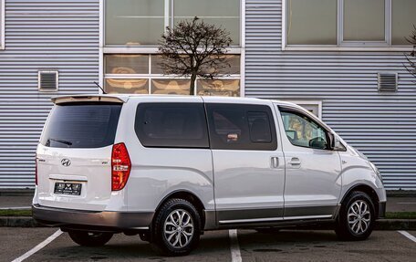 Hyundai Grand Starex Grand Starex I рестайлинг 2, 2018 год, 2 345 000 рублей, 6 фотография