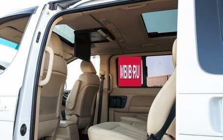 Hyundai Grand Starex Grand Starex I рестайлинг 2, 2018 год, 2 345 000 рублей, 16 фотография