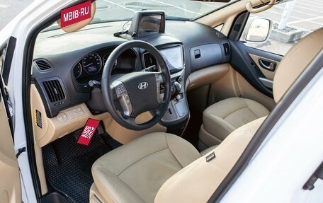 Hyundai Grand Starex Grand Starex I рестайлинг 2, 2018 год, 2 345 000 рублей, 11 фотография