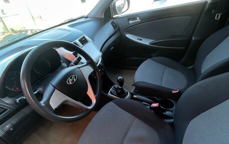 Hyundai Solaris II рестайлинг, 2011 год, 489 000 рублей, 9 фотография