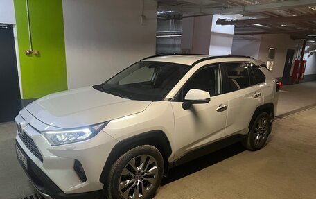 Toyota RAV4, 2020 год, 3 250 000 рублей, 4 фотография