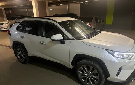 Toyota RAV4, 2020 год, 3 250 000 рублей, 5 фотография