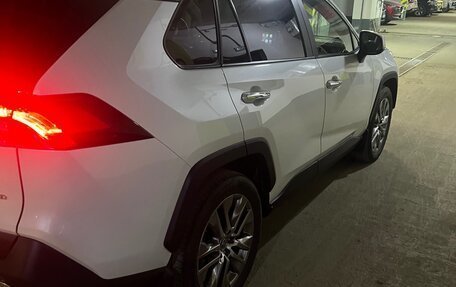 Toyota RAV4, 2020 год, 3 250 000 рублей, 9 фотография