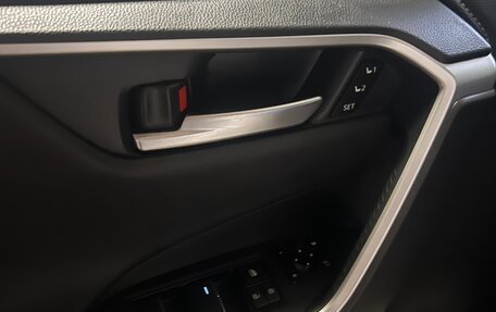 Toyota RAV4, 2020 год, 3 250 000 рублей, 13 фотография