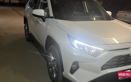 Toyota RAV4, 2020 год, 3 250 000 рублей, 6 фотография