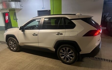 Toyota RAV4, 2020 год, 3 250 000 рублей, 2 фотография