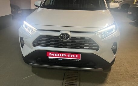Toyota RAV4, 2020 год, 3 250 000 рублей, 7 фотография
