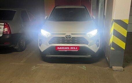 Toyota RAV4, 2020 год, 3 250 000 рублей, 17 фотография