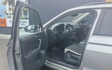 Volkswagen Tiguan II, 2020 год, 2 400 000 рублей, 5 фотография