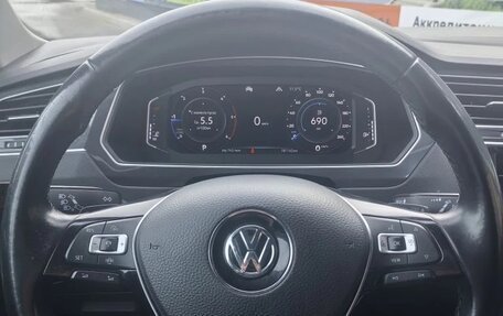 Volkswagen Tiguan II, 2020 год, 2 400 000 рублей, 7 фотография