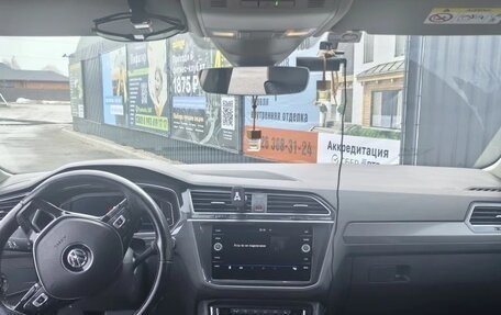 Volkswagen Tiguan II, 2020 год, 2 400 000 рублей, 8 фотография