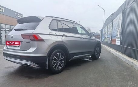 Volkswagen Tiguan II, 2020 год, 2 400 000 рублей, 3 фотография