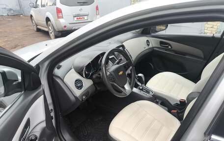 Chevrolet Cruze II, 2010 год, 820 000 рублей, 7 фотография