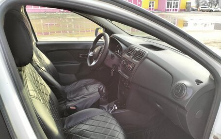 Renault Logan II, 2018 год, 435 000 рублей, 8 фотография