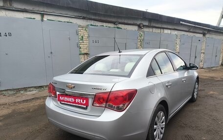 Chevrolet Cruze II, 2010 год, 820 000 рублей, 3 фотография