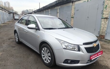 Chevrolet Cruze II, 2010 год, 820 000 рублей, 2 фотография