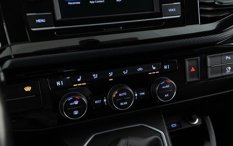 Volkswagen Multivan T6 рестайлинг, 2020 год, 5 693 444 рублей, 17 фотография