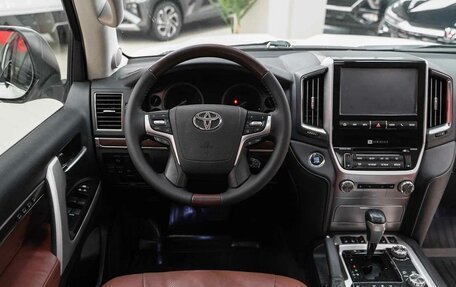 Toyota Land Cruiser 200, 2015 год, 4 790 000 рублей, 6 фотография