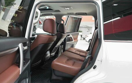 Toyota Land Cruiser 200, 2015 год, 4 790 000 рублей, 17 фотография