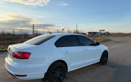 Volkswagen Jetta VI, 2013 год, 950 000 рублей, 3 фотография