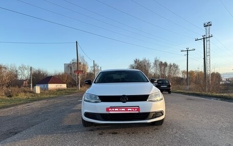 Volkswagen Jetta VI, 2013 год, 950 000 рублей, 2 фотография