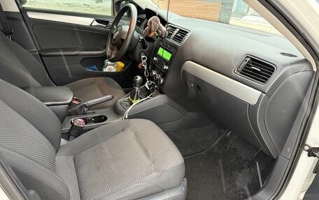 Volkswagen Jetta VI, 2013 год, 950 000 рублей, 13 фотография