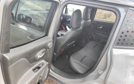 Jeep Renegade I рестайлинг, 2021 год, 2 300 000 рублей, 8 фотография