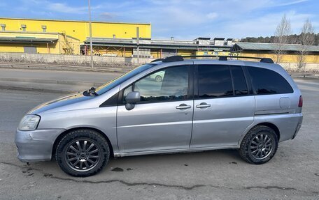 Nissan Liberty, 2002 год, 3 фотография