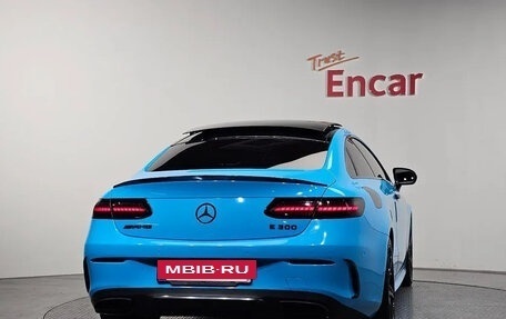 Mercedes-Benz E-Класс, 2022 год, 5 790 000 рублей, 4 фотография