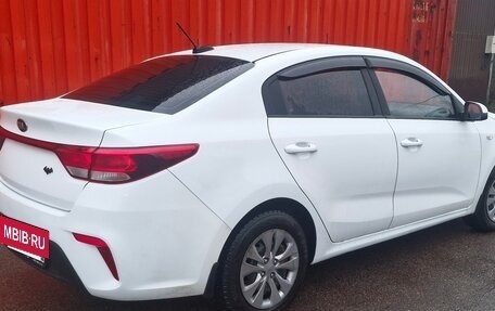 KIA Rio IV, 2018 год, 930 000 рублей, 3 фотография