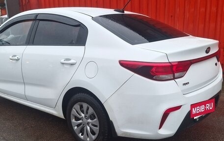 KIA Rio IV, 2018 год, 930 000 рублей, 4 фотография