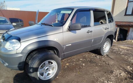 Chevrolet Niva I рестайлинг, 2013 год, 555 000 рублей, 3 фотография