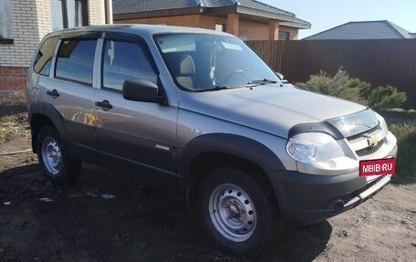 Chevrolet Niva I рестайлинг, 2013 год, 555 000 рублей, 2 фотография