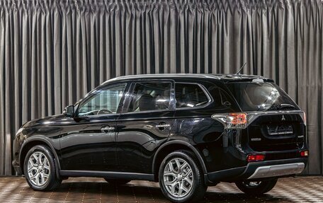 Mitsubishi Outlander III рестайлинг 3, 2014 год, 1 285 000 рублей, 4 фотография