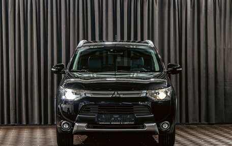 Mitsubishi Outlander III рестайлинг 3, 2014 год, 1 285 000 рублей, 2 фотография