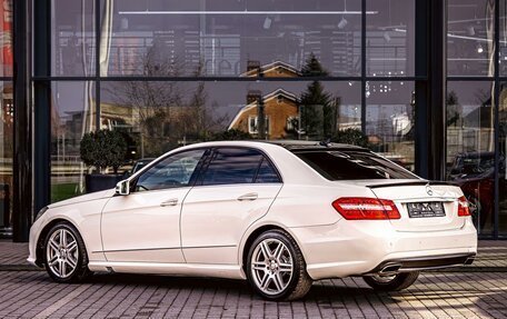 Mercedes-Benz E-Класс, 2011 год, 1 415 000 рублей, 4 фотография