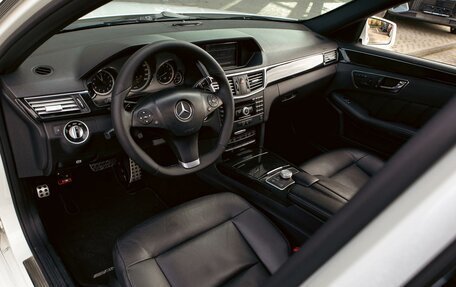 Mercedes-Benz E-Класс, 2011 год, 1 415 000 рублей, 13 фотография