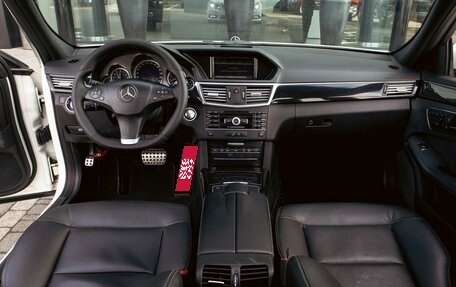 Mercedes-Benz E-Класс, 2011 год, 1 415 000 рублей, 16 фотография