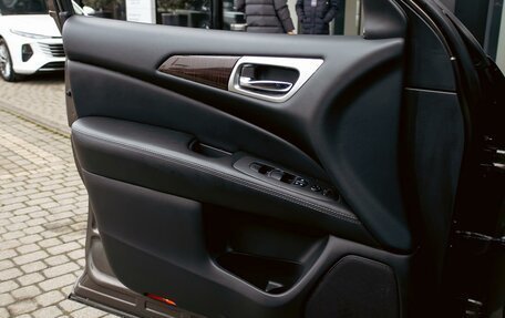 Nissan Pathfinder, 2016 год, 1 635 000 рублей, 12 фотография