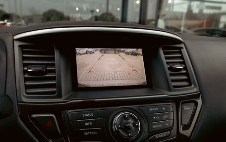 Nissan Pathfinder, 2016 год, 1 635 000 рублей, 14 фотография