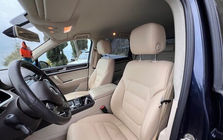 Volkswagen Touareg III, 2010 год, 1 800 000 рублей, 10 фотография