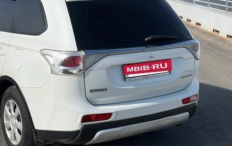 Mitsubishi Outlander III рестайлинг 3, 2014 год, 945 000 рублей, 6 фотография