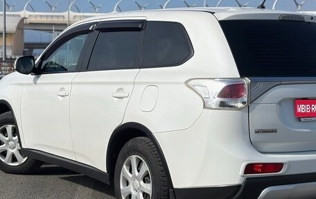 Mitsubishi Outlander III рестайлинг 3, 2014 год, 945 000 рублей, 9 фотография